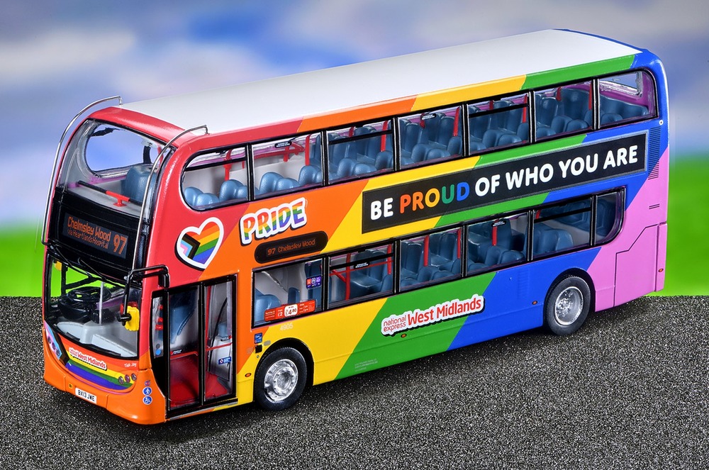 UKBUS 6211 front view - Click to view larger version