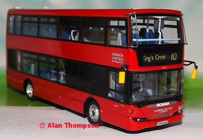 UKBUS 9006 off-side front view
