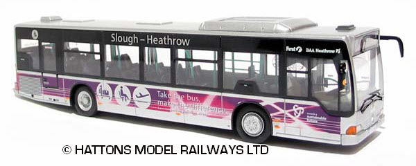 UKBUS 5003 off-side view
