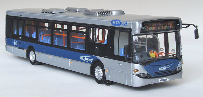 UKBUS 7002 front off-side view