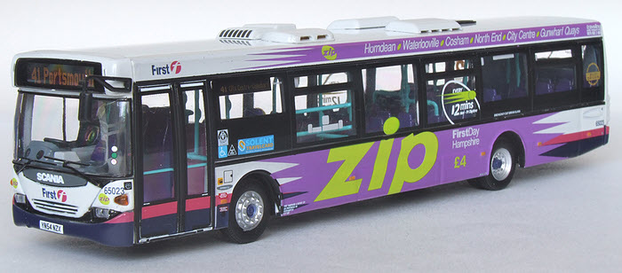 UKBUS 7004 front view