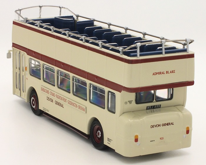 E40702 nearside rear view