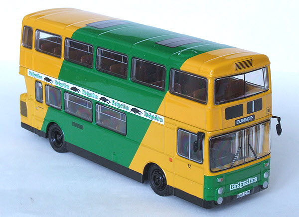 29010 Off-side front view showing the tampo printed roof lights