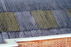 The corrugated roof has authentic weathered appearance - Click to enlarge
