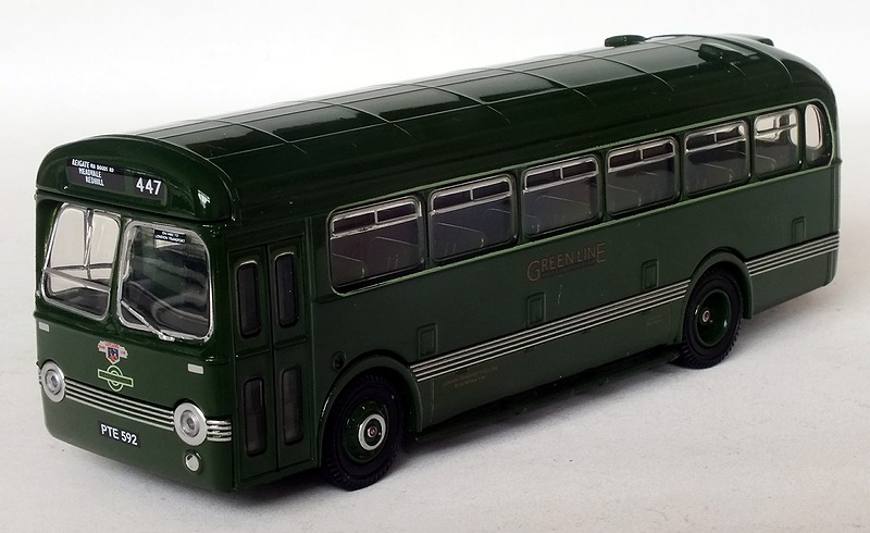 Oxford Diecast: Oxford Diecast: 76SB003 - Saunders Roe (Saro) Green Line Single Deck Bus - click to view super hi-res image