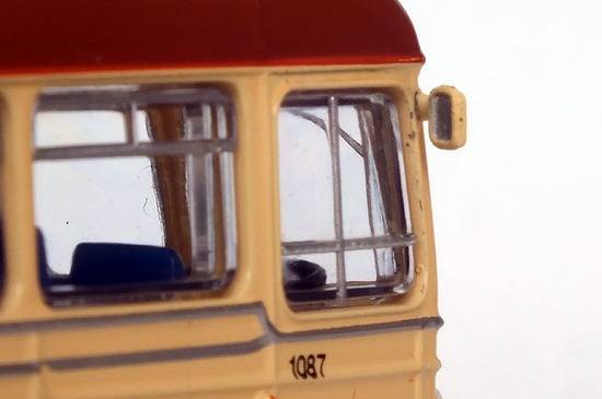 24332 New mirrors were fitted to this model.