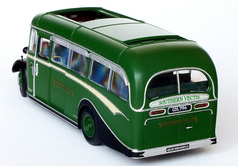 UK920005 high rear nearside view with sliding roof open