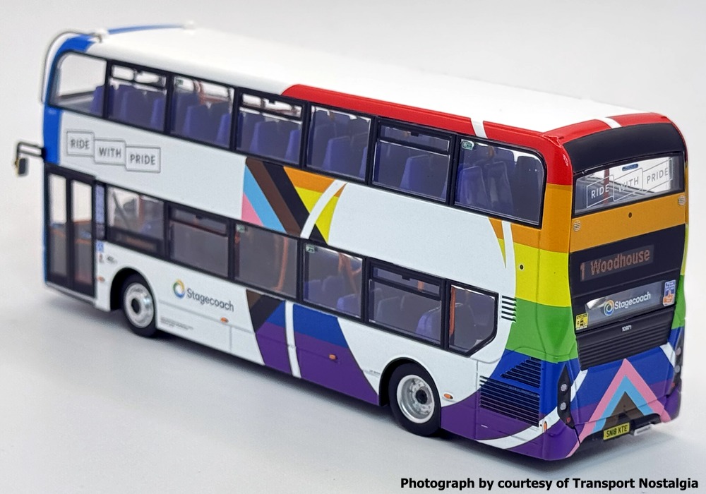 UKBUS0088 rear nearside view