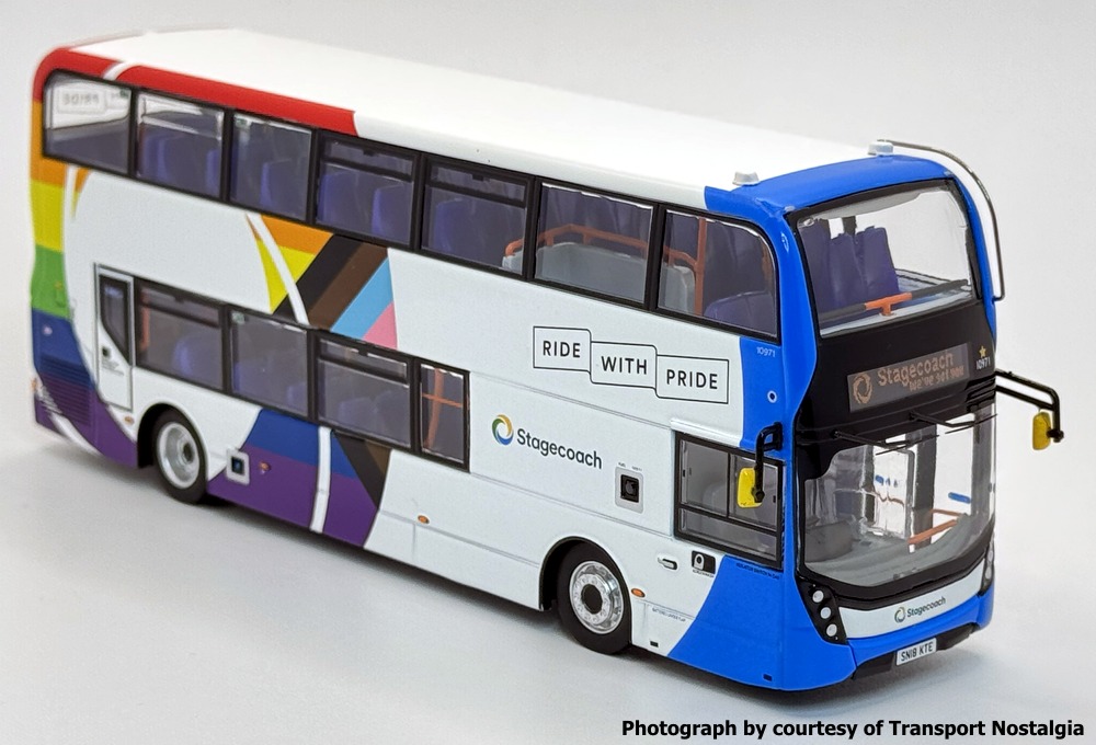 UKBUS 0088A front offside view