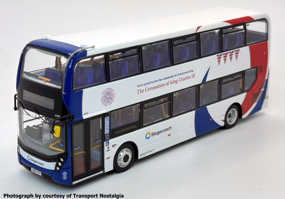 UKBUS0090 front nearside view