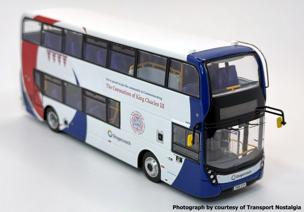 UKBUS0090 front offside view