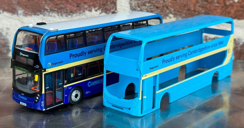 UKBUS0092 Revised light blue & cream colours for latest samples