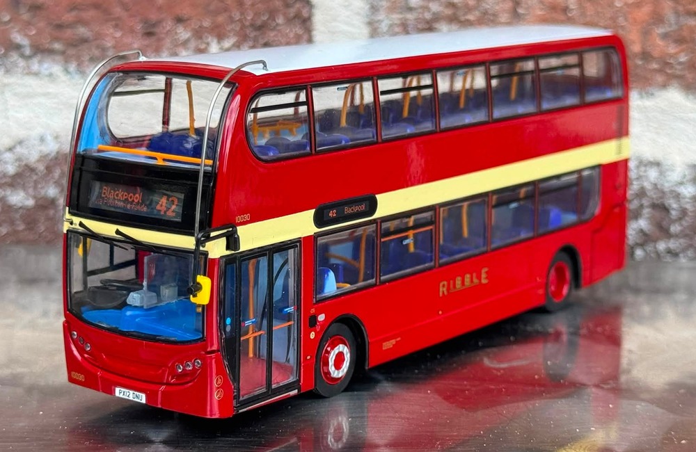 UKBUS0093 front nearside view - Early pre-production sample